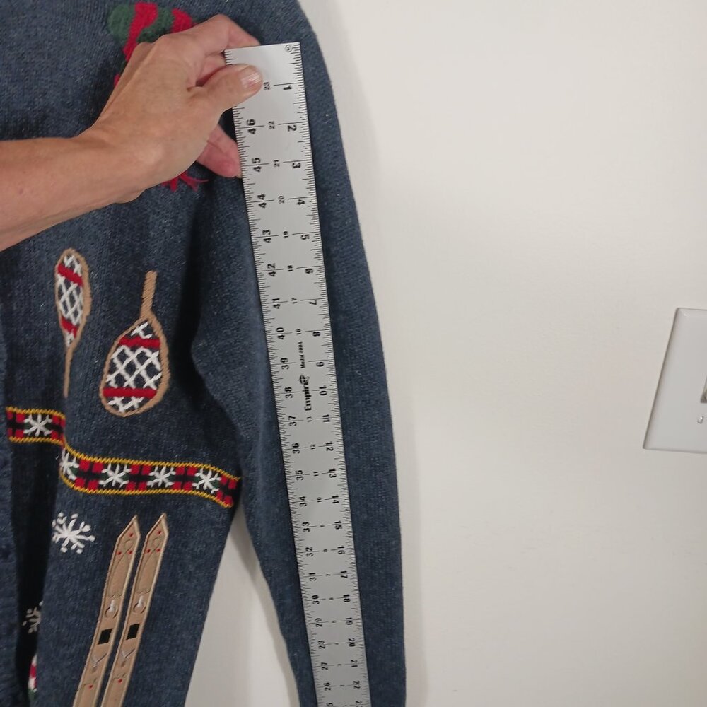 Quaker Factory Novelty Cardigan, Dark Gray Ski Winter Theme, SZ M, Holiday Cabin - Picture 11 of 14